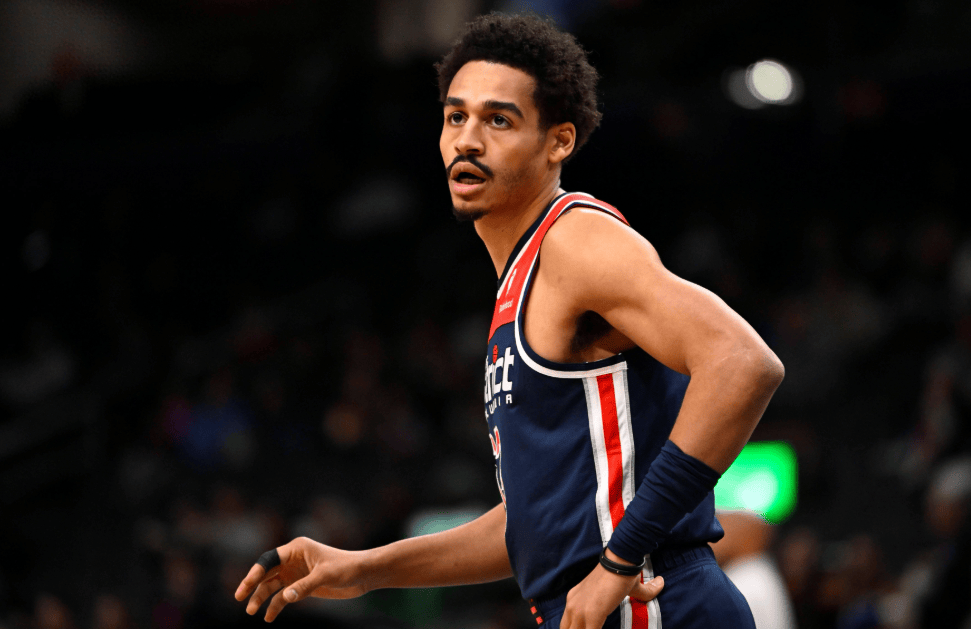 新秀球员在比赛中崭露头角，成为团队中的得分王的简单介绍