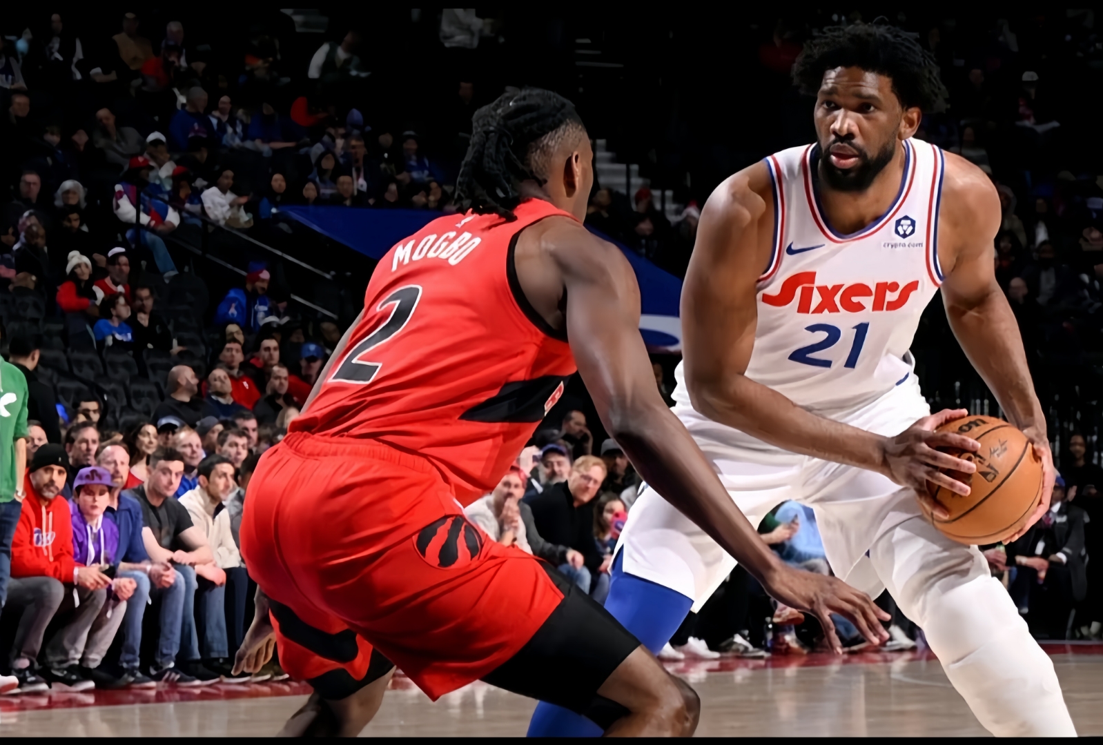 人客场力克活塞,恩比德砍下分 人客场力克活塞,恩比德砍下分