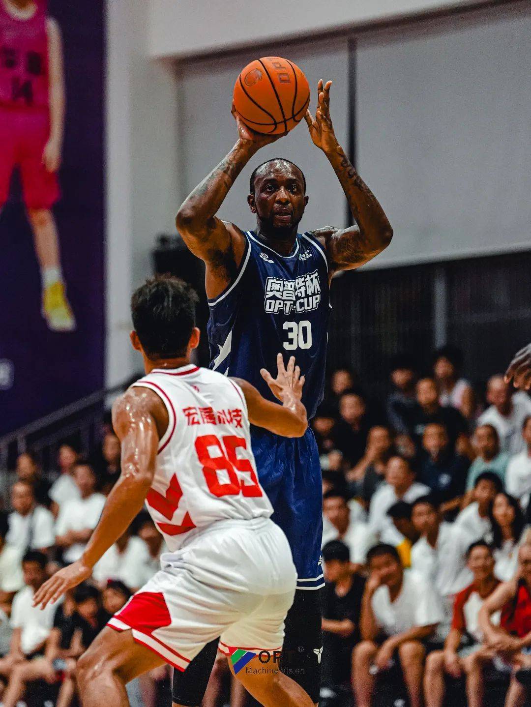 篮球赛事掀起热潮,球员实力对抗再度诠释 篮球赛事掀起热潮,球员实力对抗再度诠释