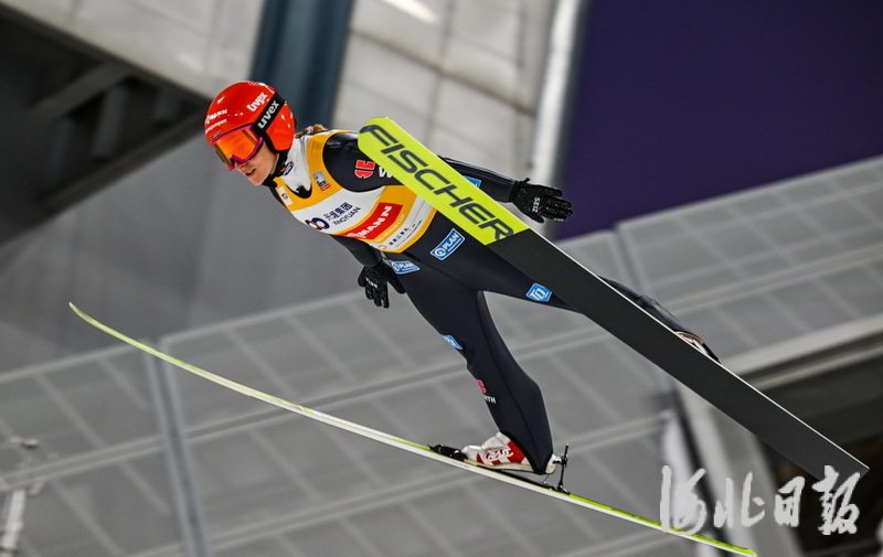 奥地利滑雪选手飘然夺魁,速度惊人的简单介绍 奥地利滑雪选手飘然夺魁,速度惊人的简单介绍