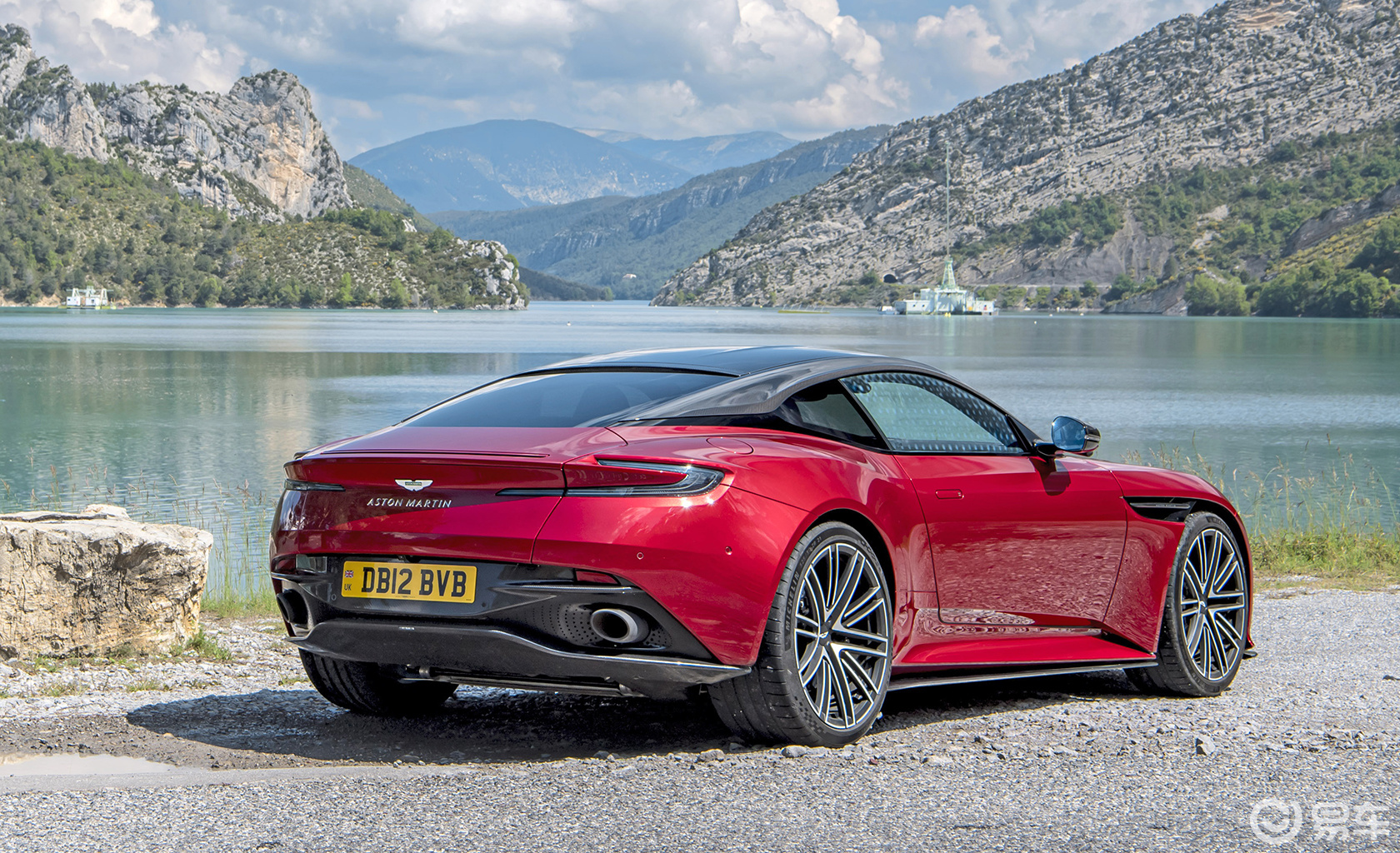 阿斯顿马丁轻取红牛二队,汉密尔顿点燃赛场 阿斯顿马丁轻取红牛二队,汉密尔顿点燃赛场