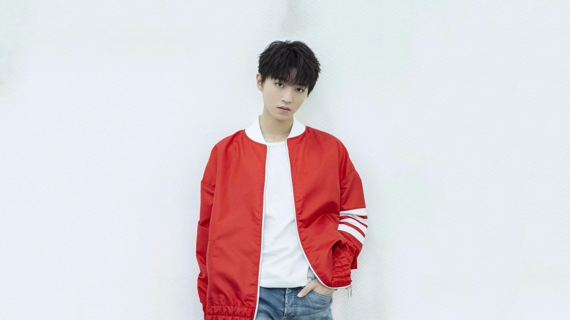 铁汉本色！皮克福德神扑封王，利物浦爆冷负奥地利黑马